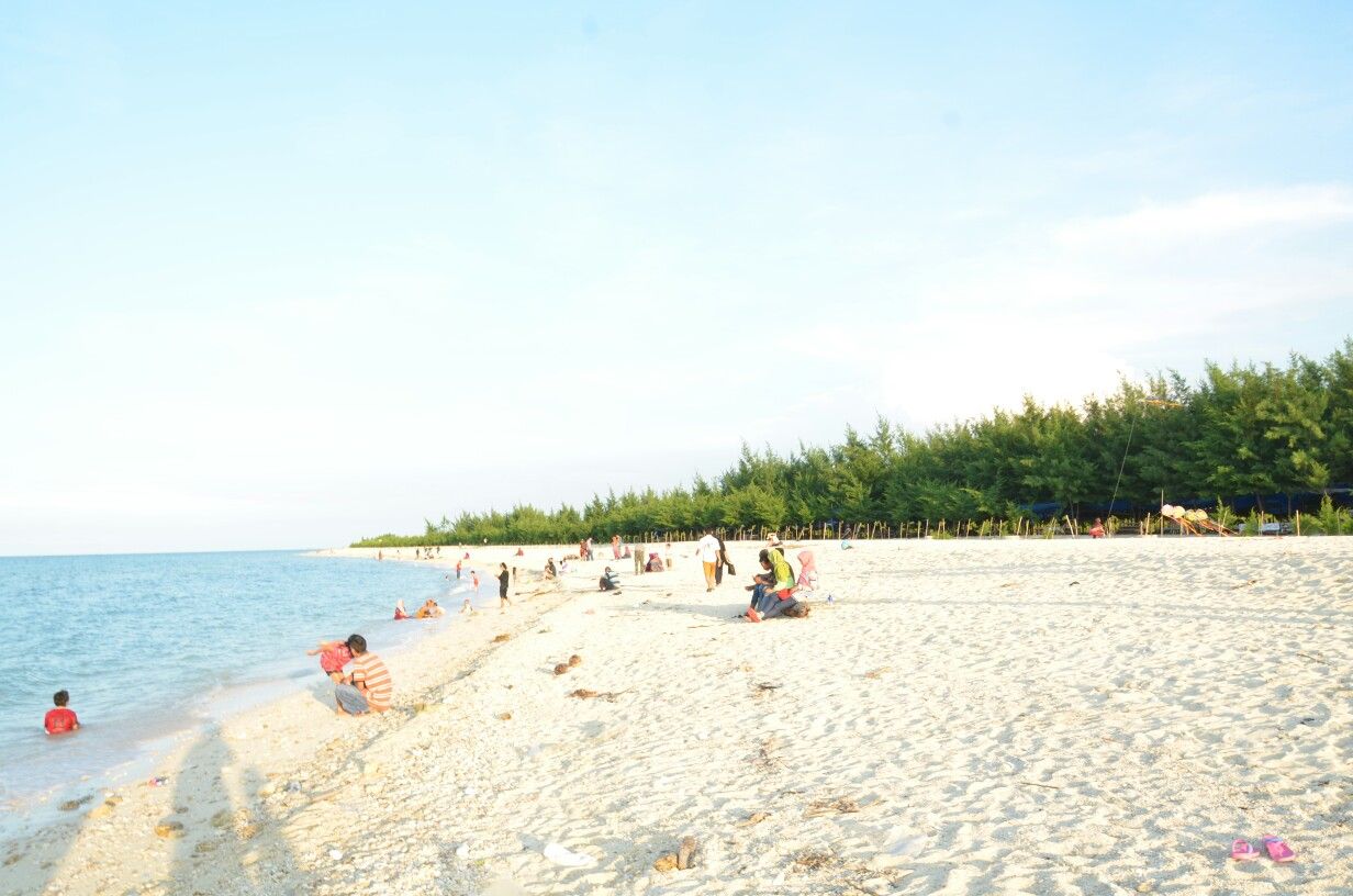 Pantai Remen Tuban